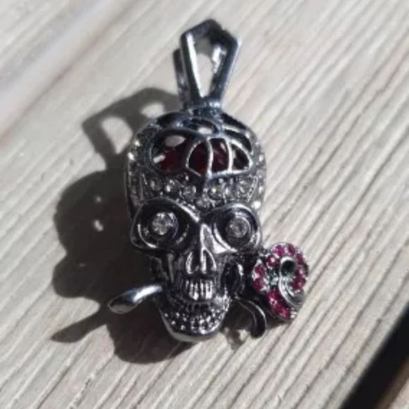 Black titanium and purple crystal skull rose goth punk pendant necklace new - Picture 6 of 6